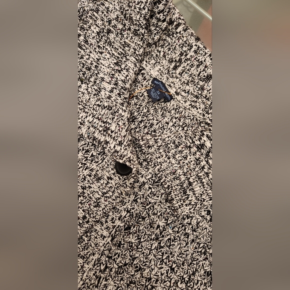 Sweater - Picture 4 of 4